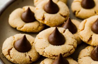Peanut Butter Blossom Cookies | The Recipe Critic