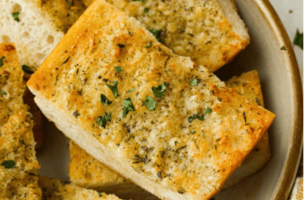 Air Fryer Garlic Bread (Crispy and Buttery)